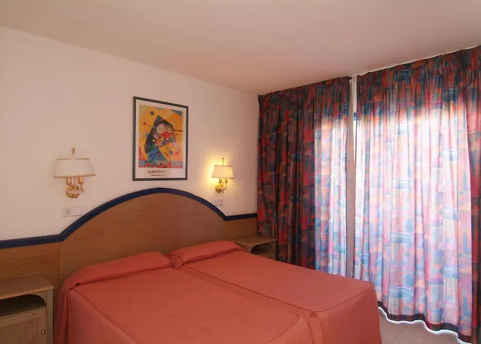 Hl Paradise Island 4*