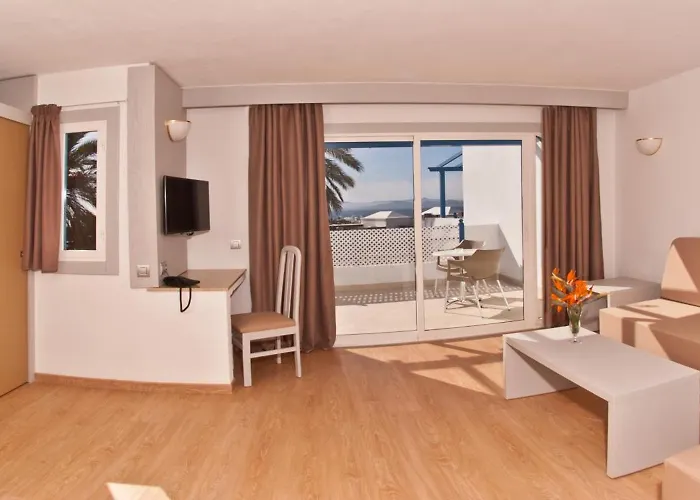 Готель Hl Paradise Island 4*